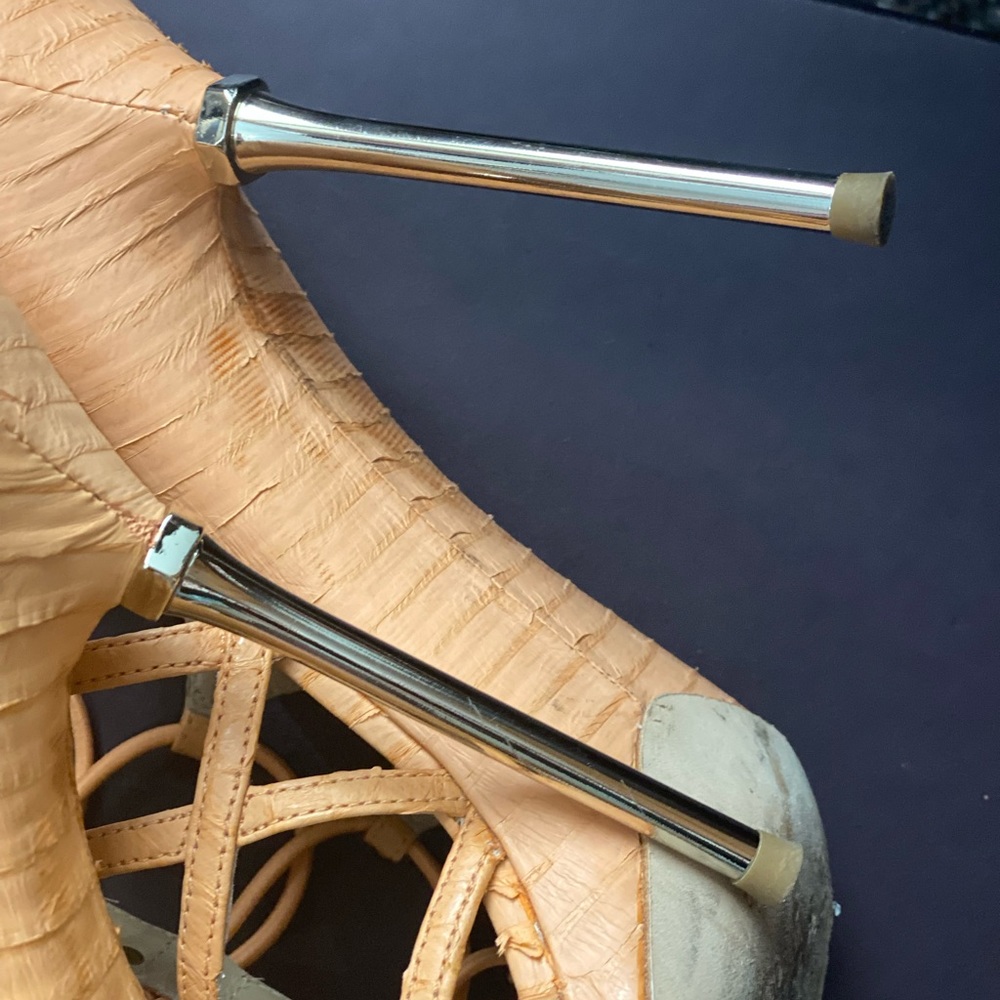 B Brian Atwood W B Snake Skin & Suede W/Studs & Metal Heels Platforms - Picture 3 of 14